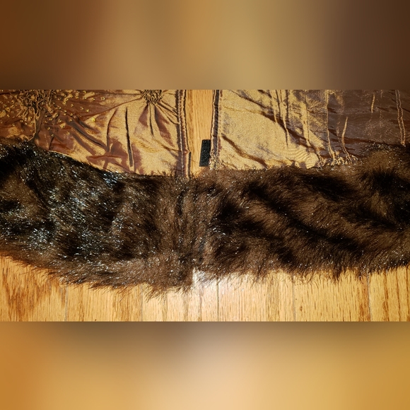 CHRISTMAS TREE SKIRT Shimmery SATIN Bronze Brown Beaded Faux Mink Fur Trim NICE! - Picture 6 of 7